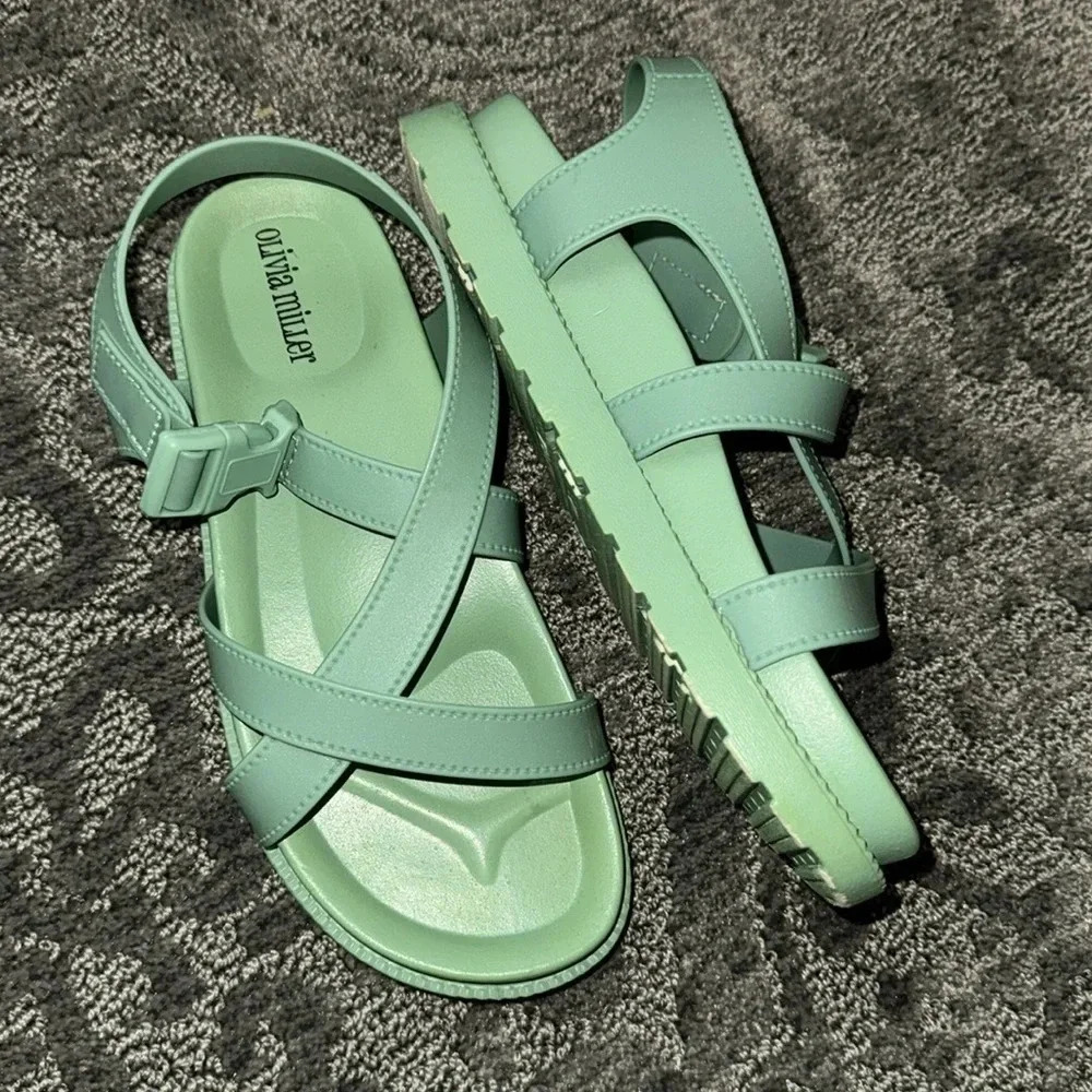 •Olivia Miller sandals• - Picture 4 of 5